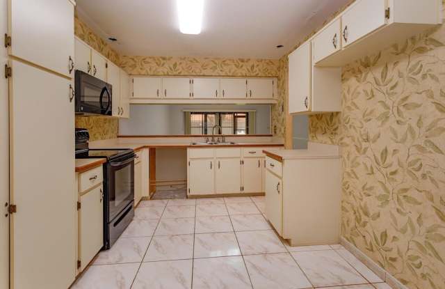 8266 AMBROSE COVE Way Gallery 3