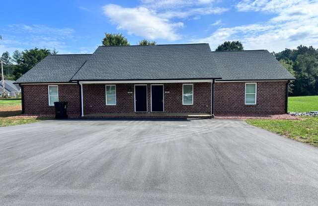 Available August 7th, 2026! Fantastic 2BR, 1BA Duplex in Super Convenient Location photos photos