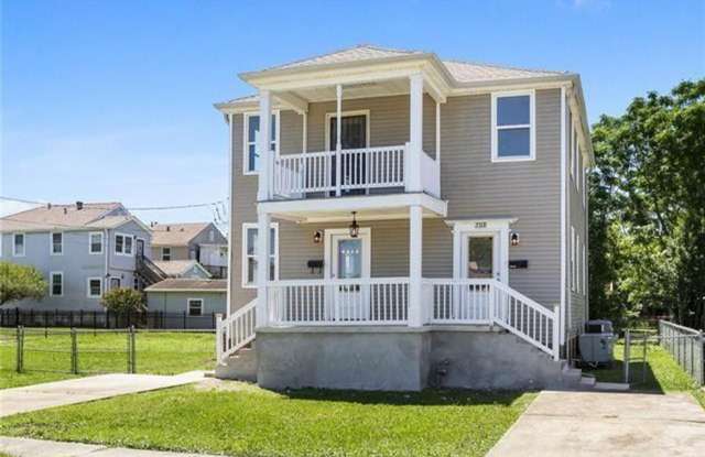Spacious 2BD/1BA in Gentilly - 2318 Madrid Street, New Orleans, LA 70122