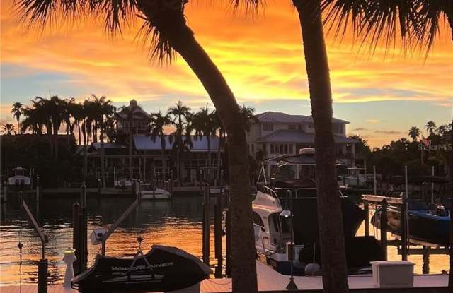 910 PINELLAS BAYWAY S Gallery 4