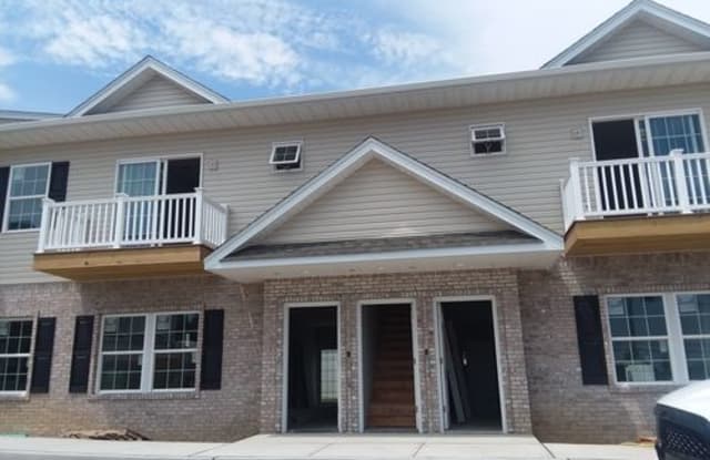 580 Montauk Highway - 580 W Montauk Hwy, Lindenhurst, NY 11757