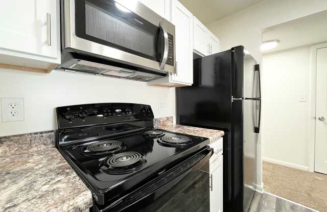 Collinwood Square Apartments Gallery 2
