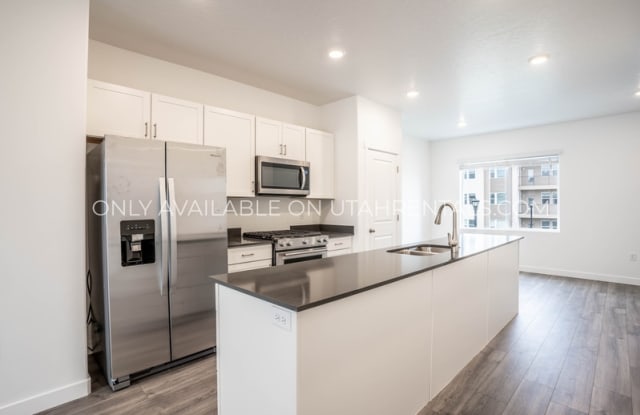 333 S 1110 W photos photos
