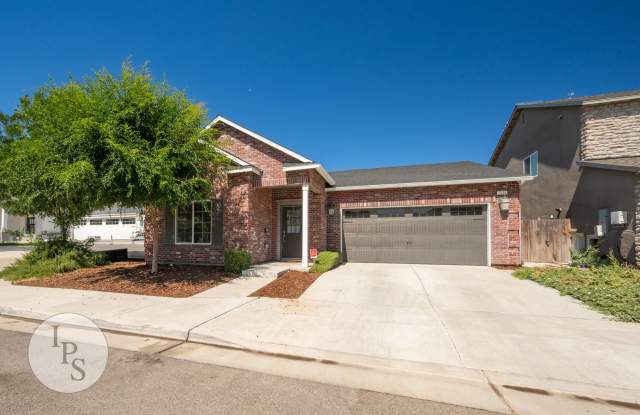 Clovis East Home, 3BR/2BA, Built 2019 in CUSD - Lots of Amenities! photos photos