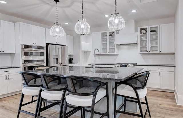 18 Hillandale Gallery 3