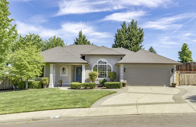 3231 Larue Drive - 3231 Larue Drive, Medford, OR 97504