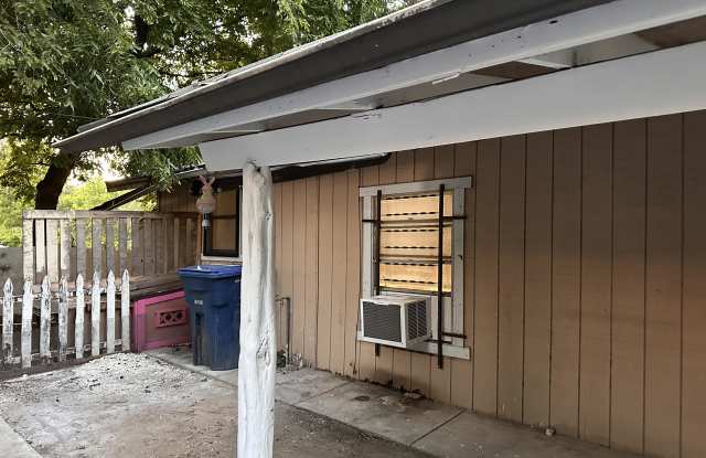 601 Cantrell Drive - B Gallery 4