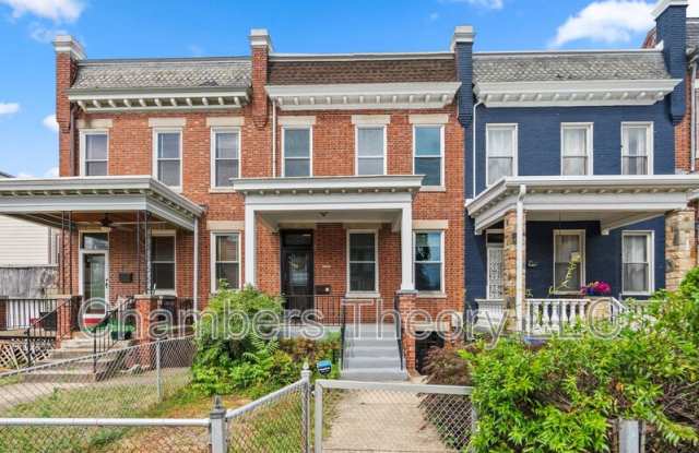 3532 Warder St NW photos photos