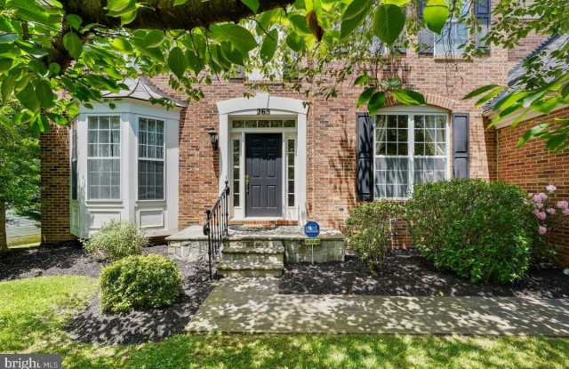 265 AMBERLEIGH DRIVE Gallery 2