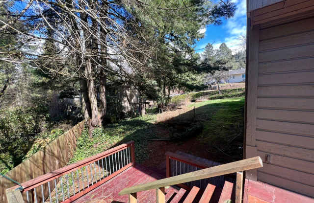 Experience Comfortable Living in Style: Charming 3 Bed 3 Bath Spacious Home in Prime Gresham Location! photos photos