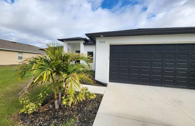 Beautiful Dream Home in Cape Coral! 4 Bedrooms, 3 Bathrooms!!! MOVE IN SPECIAL ONE MONTH FREE! photos photos