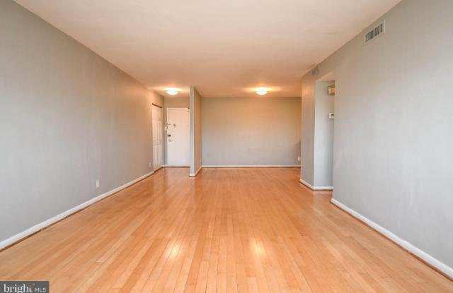 8315 N BROOK Lane Gallery 3