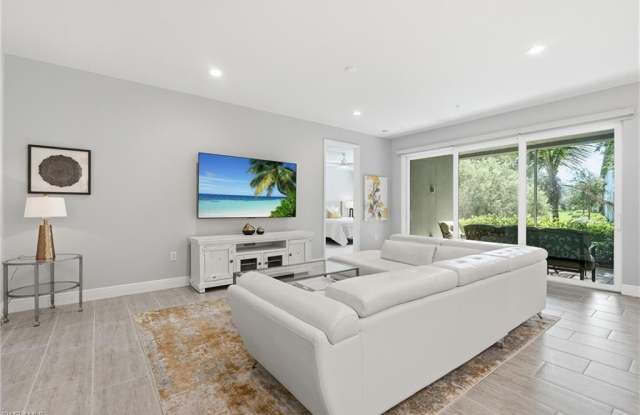 2560 Seychelles Dr Gallery 1