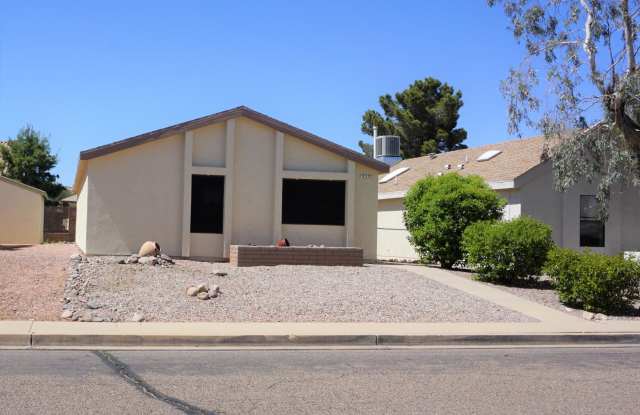 5271 DESERT SHADOWS Drive Gallery 3