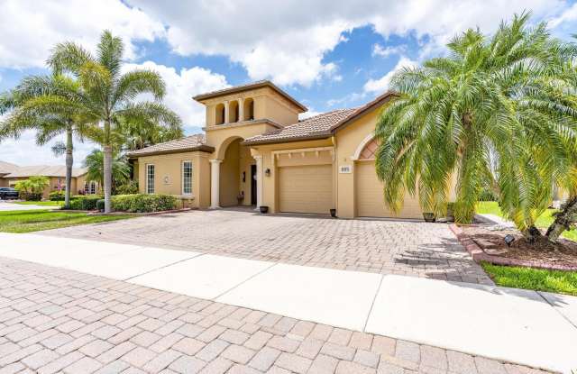 885 SW Grand Reserves Boulevard photos photos