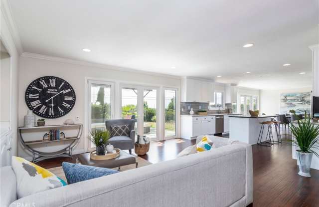 5722 Sunmist Drive Gallery 3