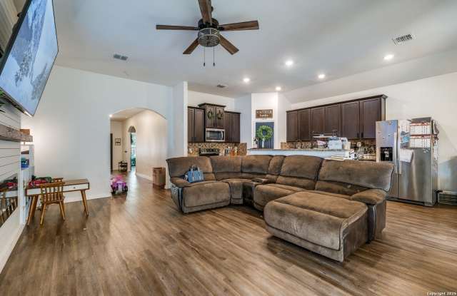 6122 Underwood Way Gallery 4