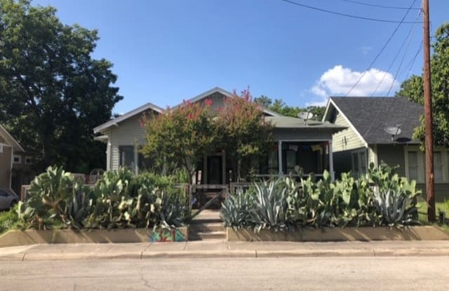 321 GROVE AVE - 321 Grove Avenue, San Antonio, TX 78210