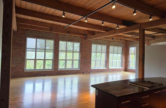 448 W Nationwide Boulevard Gallery 4