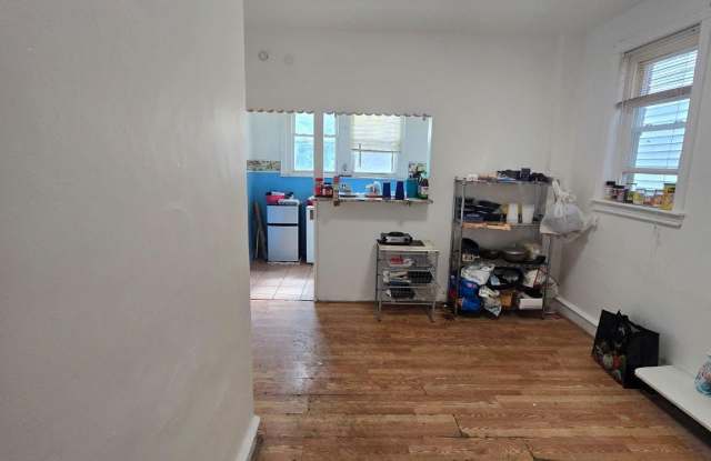 518 W DUNCANNON Avenue Gallery 3