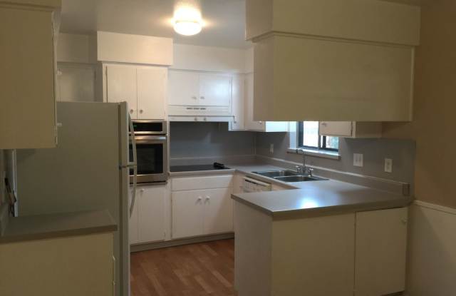 111 W. Silver Sands Gallery 3