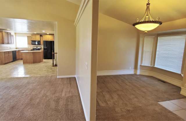 8369 S. Water Oak Drive Gallery 3