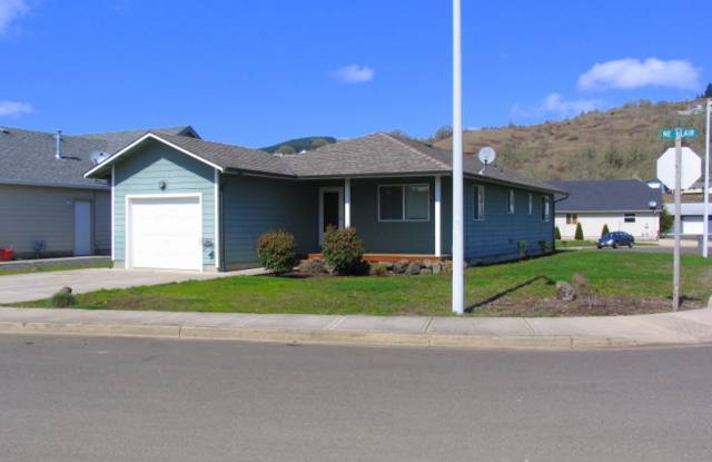 PET FRIENDLY! Nice 3 Bedroom, 1 1/2 Bath w/ Open Living Area in Sheridan. Landscaping Included photos photos