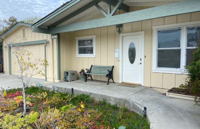 Beautiful, Updated 4 Bed, 3 Bath in the Heart of Clairemont with Canyon Views!! photos photos