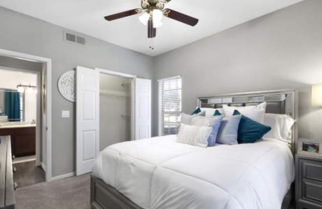 2632 Gracy Farms Ln Gallery 2