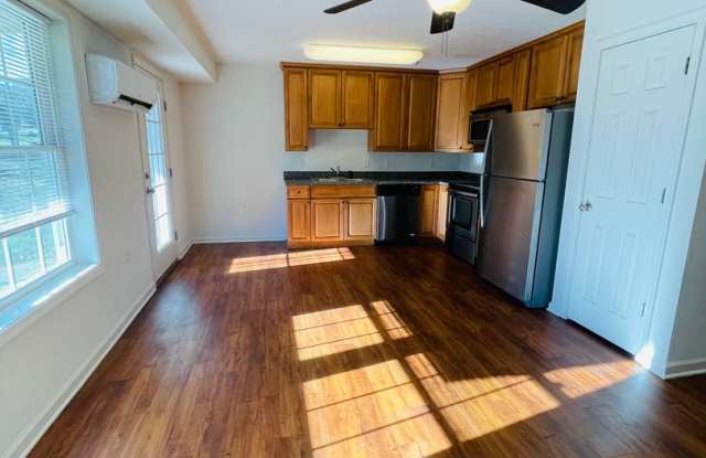 ***MOVE IN SPECIAL*** One Bedroom Garden Apartment Gallery 4
