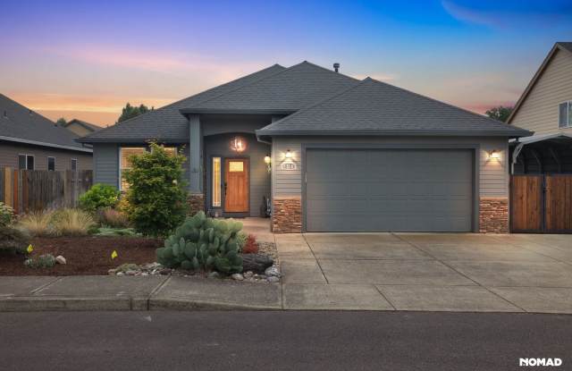 Charming 3BR House in Canby photos photos