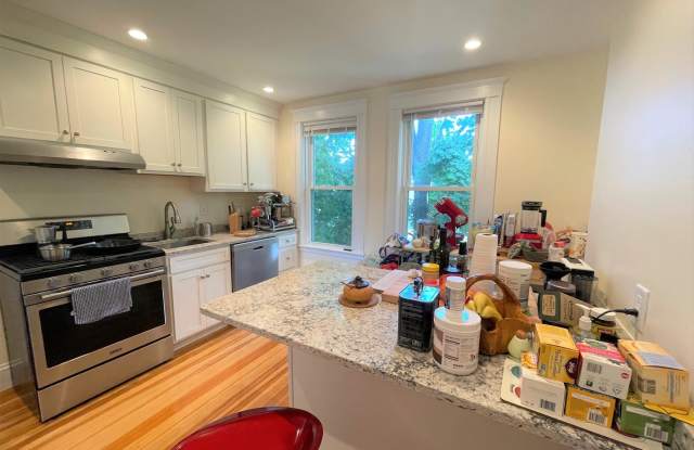 24 Ashland St - 24 Ashland Street, Somerville, MA 02143
