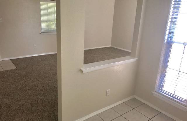 1729 BLOSSOM TRAIL Gallery 4