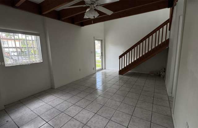 1290 SE 8th Pl photos photos