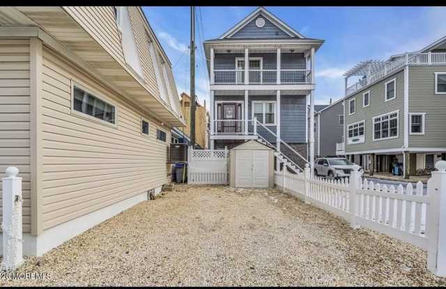 125 Throssell Road Gallery 2