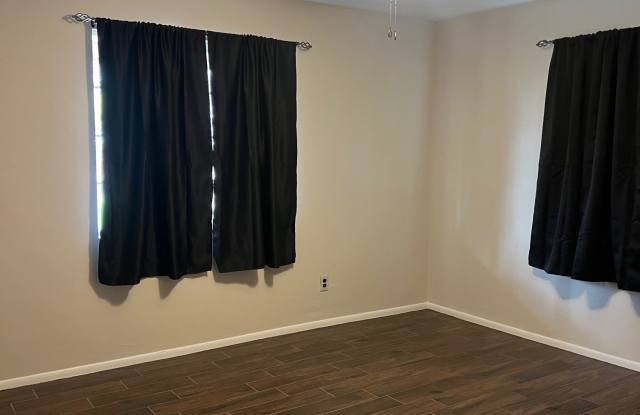 2133 East Weldon Avenue Gallery 4