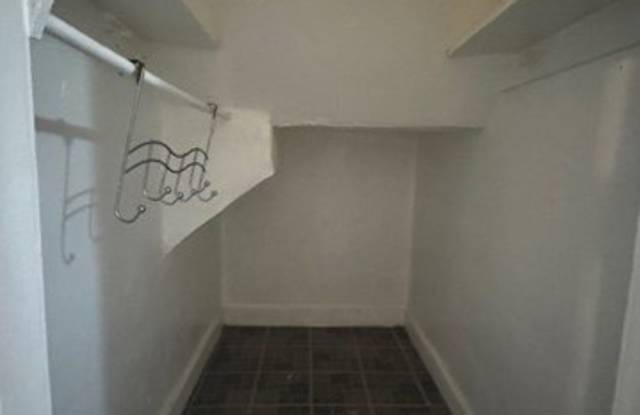 639 Beach Street Gallery 4
