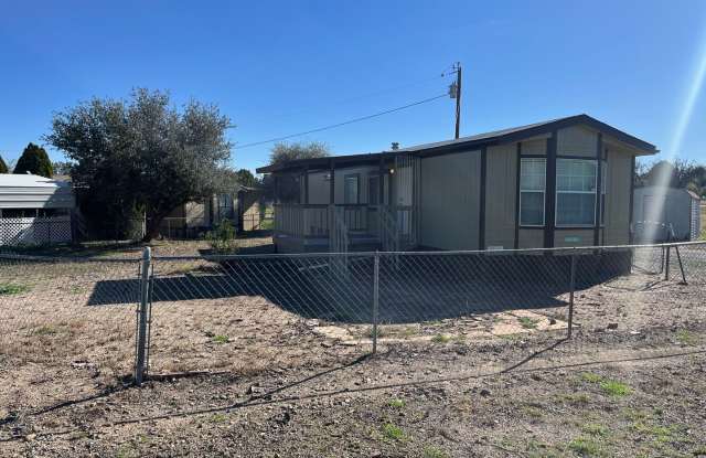 ***2 BEDROOM/1 BATH - CORNER LOT - CORDES LAKES*** - 16063 Maricopa Drive, Cordes Lakes, AZ 86333