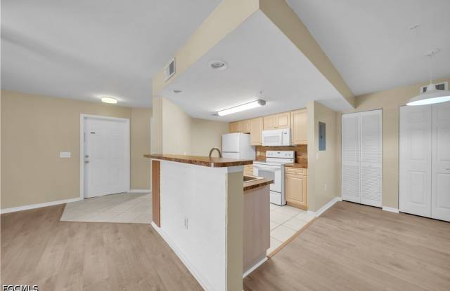 1767 Four Mile Cove Parkway unit: 826 photos photos