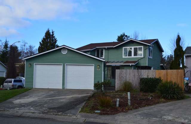 Beautiful and Bright Corner Lot Home in Everett! photos photos