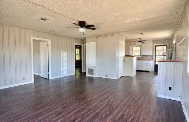COMING MID-OCTOBER! 2 Bedroom Home Near Goodfellow AFB! Gallery 4