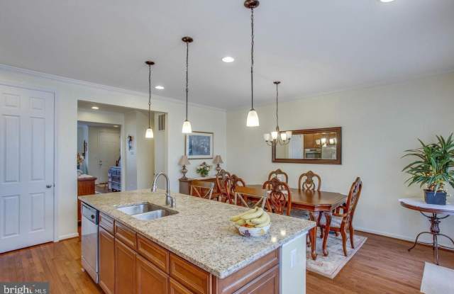 216 APRICOT STREET photos photos
