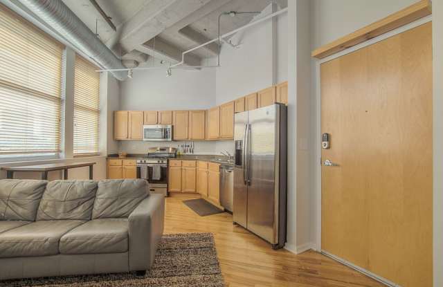 One Bedroom Unit in Wonderful Western Auto Lofts photos photos