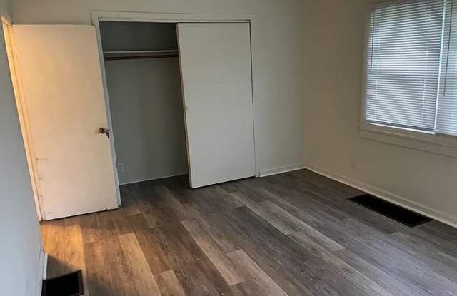 5BR across from Campus! Gallery 3