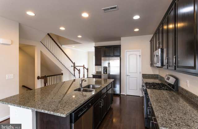 44072 ETNA TERRACE Gallery 2