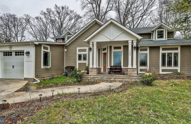 7520 ARLINGTON BOULEVARD - 7520 Arlington Boulevard, West Falls Church, VA 22042
