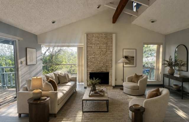 Available: 2-Bedroom Zilker Condo Near Barton Springs & Downtown photos photos Available: 2-Bedroom Zilker Condo Near Barton Springs & Downtown photos photos