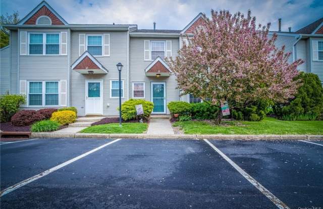256 Quassaick Avenue - 256 Quassaick Avenue, New Windsor, NY 12553