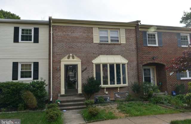 4557 KING EDWARD Court Gallery 2
