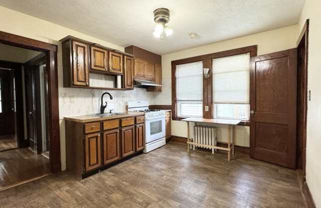 14 Grossman St photos photos